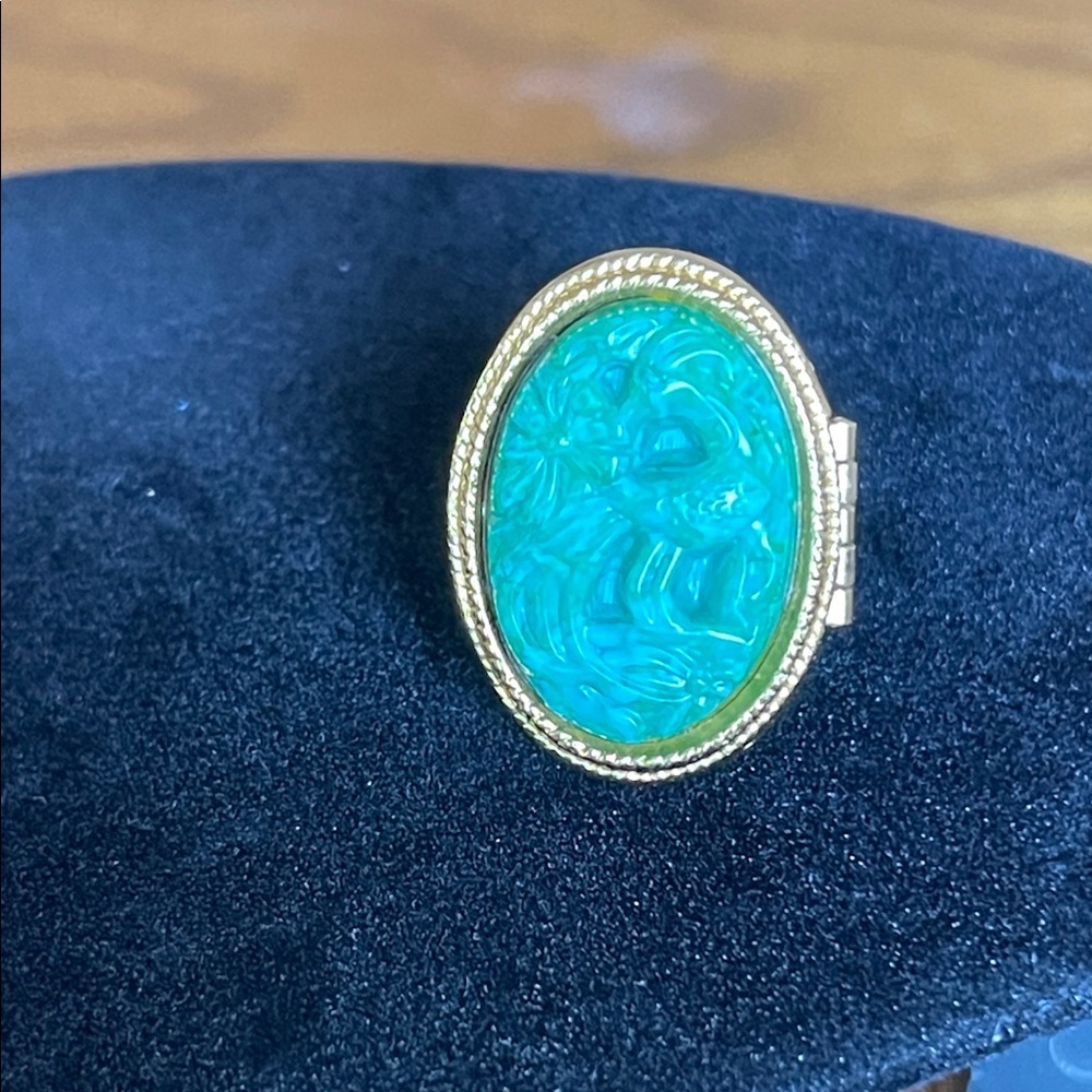Gold-Trim Green Statement Ring - Women’s Fashion Jewelry